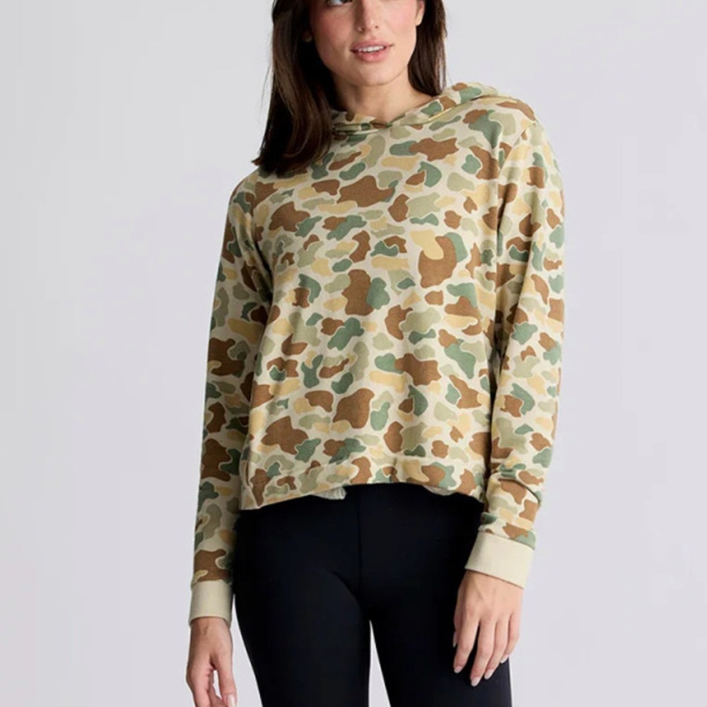 Free Fly Women's Bamboo Lightweight Fleece Cropped Hoodie - Vintage Camo